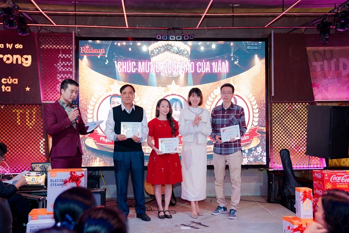 Thuê xe 29 chỗ đưa đón chuyên gia dài hạn uy tín chuyên nghiệp tại HN