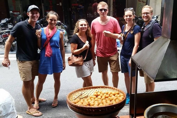 hanoi-street-food-tour-experience-best-foods-on-the-street-and-hanoi-corner